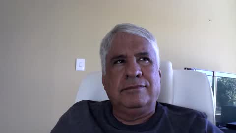 Snapshot of grisa01 chatting on May 5, 12:46 pm grisa01 online show from May 5, 12:46 pm