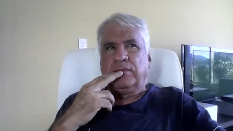 Snapshot of grisa01 chatting on May 7, 12:10 pm grisa01 online show from May 7, 12:10 pm
