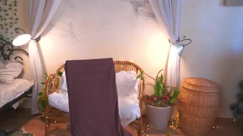 Snapshot of griselberumen chatting on February 20, 6:26 am Gwen online show from February 20, 6:26 am