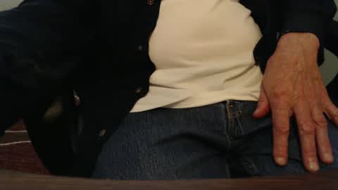 Snapshot of griz01 chatting on September 18, 3:47 pm griz01 online show from September 18, 3:47 pm