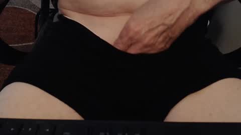 Snapshot of griz01 chatting on September 28, 4:12 pm griz01 online show from September 28, 4:12 pm