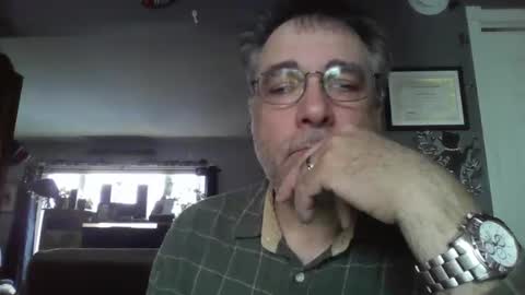 grossequeue200 online show from April 19, 6:07 pm