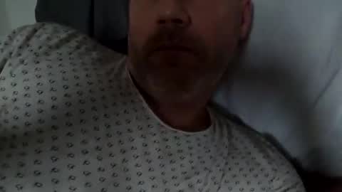 Snapshot of grzegorz34 chatting on November 16, 8:09 am Greg online show from November 16, 8:09 am