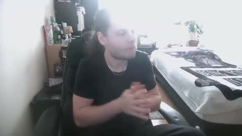 Snapshot of gsjw chatting on December 20, 11:17 am Gizzy online show from December 20, 11:17 am