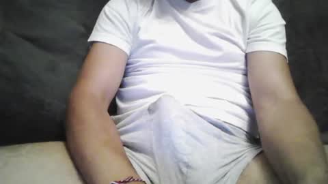 Snapshot of guapete_21x chatting on August 4, 8:00 pm guapete 21x online show from August 4, 8:00 pm