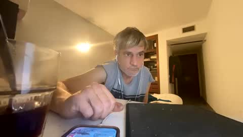 Snapshot of guardiannif_ chatting on January 21, 1:29 am guardiannif_ online show from January 21, 1:29 am