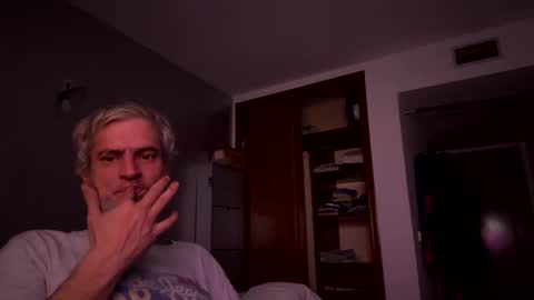 Snapshot of guardiannif_ chatting on January 25, 12:17 am guardiannif_ online show from January 25, 12:17 am