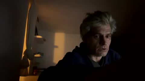 Snapshot of guardiannif_ chatting on February 2, 6:04 am guardiannif_ online show from February 2, 6:04 am