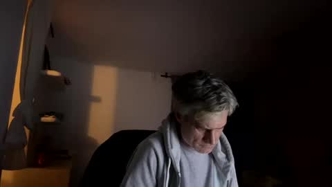 Snapshot of guardiannif_ chatting on February 2, 9:45 pm guardiannif_ online show from February 2, 9:45 pm