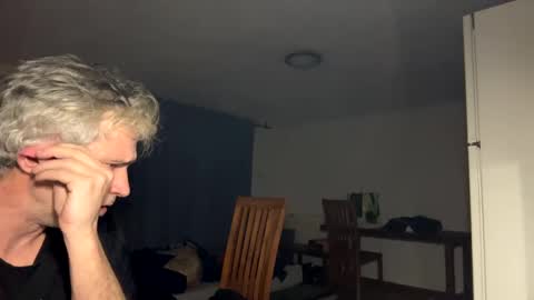 Snapshot of guardiannif_ chatting on February 9, 11:15 pm guardiannif_ online show from February 9, 11:15 pm