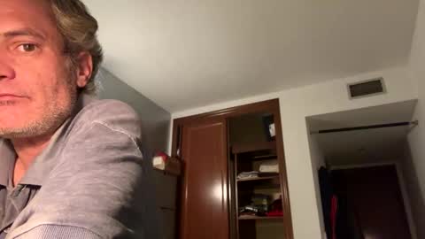 Snapshot of guardiannif_ chatting on February 21, 9:54 pm guardiannif_ online show from February 21, 9:54 pm