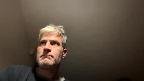 Snapshot of guardiannif_ chatting on February 28, 8:28 pm guardiannif_ online show from February 28, 8:28 pm