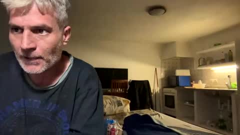 Snapshot of guardiannif_ chatting on March 1, 9:37 pm guardiannif_ online show from March 1, 9:37 pm