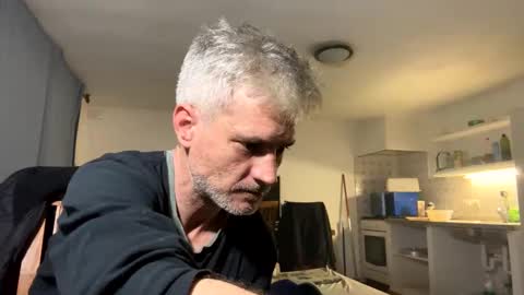 Snapshot of guardiannif_ chatting on March 2, 12:42 am guardiannif_ online show from March 2, 12:42 am