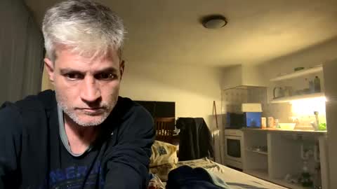 Snapshot of guardiannif_ chatting on March 2, 3:45 am guardiannif_ online show from March 2, 3:45 am