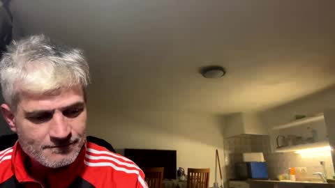 Snapshot of guardiannif_ chatting on March 5, 1:31 am guardiannif_ online show from March 5, 1:31 am