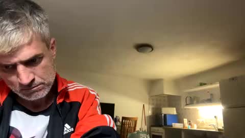 Snapshot of guardiannif_ chatting on March 6, 12:54 am guardiannif_ online show from March 6, 12:54 am