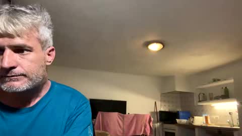 Snapshot of guardiannif_ chatting on March 8, 9:08 pm guardiannif_ online show from March 8, 9:08 pm