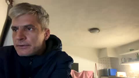 Snapshot of guardiannif_ chatting on March 10, 3:34 am guardiannif_ online show from March 10, 3:34 am