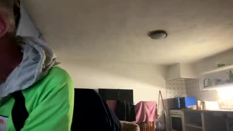 Snapshot of guardiannif_ chatting on March 10, 9:51 pm guardiannif_ online show from March 10, 9:51 pm