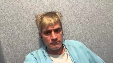 Snapshot of guardiannif_ chatting on September 21, 11:45 am guardiannif_ online show from September 21, 11:45 am