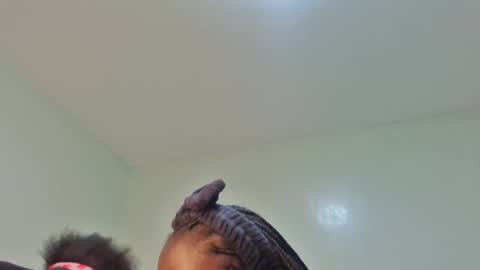Snapshot of gud_lunah1 chatting on June 22, 3:31 pm gud_lunah1 online show from June 22, 3:31 pm