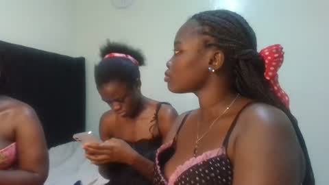 Snapshot of gud_lunah1 chatting on June 23, 3:43 pm gud_lunah1 online show from June 23, 3:43 pm