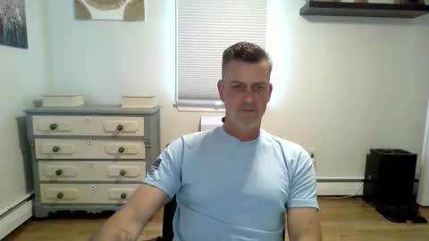 Snapshot of gudguy2025 chatting on May 9, 2:33 pm gudguy2025 online show from May 9, 2:33 pm