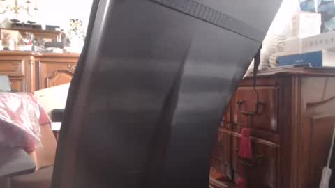 Snapshot of gueraldus chatting on February 14, 10:49 am guerald online show from February 14, 10:49 am