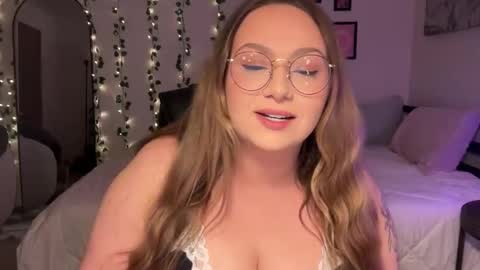 Snapshot of gueritabebe chatting on October 29, 2:58 am Eva online show from October 29, 2:58 am