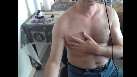 Snapshot of guess91 chatting on November 2, 2:52 pm Guess91 online show from November 2, 2:52 pm