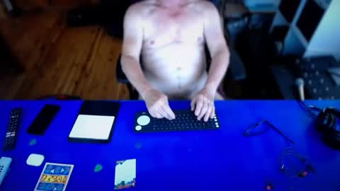 guesswhatigot2 online show from December 20, 6:20 am