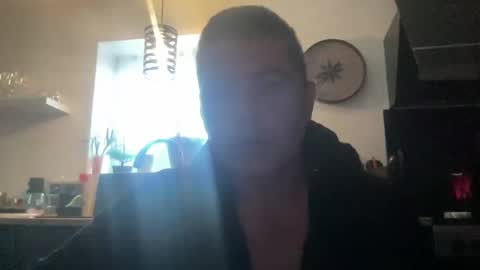 guil0 online show from October 18, 10:38 am