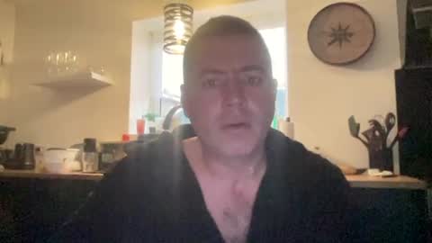 guil0 online show from November 10, 10:47 am