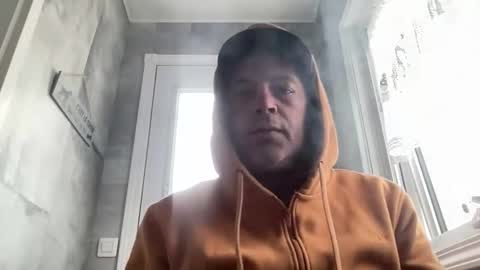 guil0 online show from April 1, 11:11 am