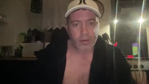 guil0 online show from April 18, 7:23 am