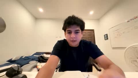 Snapshot of guillee3 chatting on March 2, 10:00 am guillee3 online show from March 2, 10:00 am