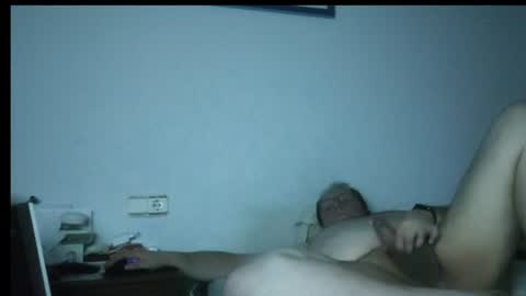 Snapshot of guillervlc chatting on July 3, 11:22 pm guillervlc online show from July 3, 11:22 pm