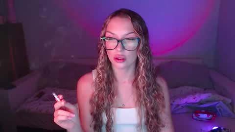 Snapshot of guilty_pleasureee chatting on November 20, 7:57 pm Marta online show from November 20, 7:57 pm