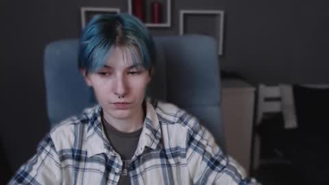 Snapshot of guitarandangell chatting on October 24, 3:36 am guitarandangell online show from October 24, 3:36 am