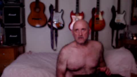 Snapshot of guitarsexgod chatting on January 19, 12:38 am Mario online show from January 19, 12:38 am