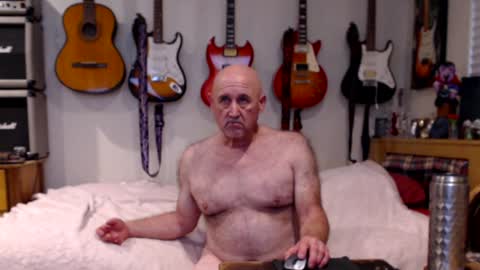 Snapshot of guitarsexgod chatting on January 21, 2:48 pm Mario online show from January 21, 2:48 pm