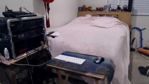 guitarsexgod2 online show from July 20, 8:39 am