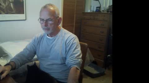 Roy online show from December 17, 2:23 pm