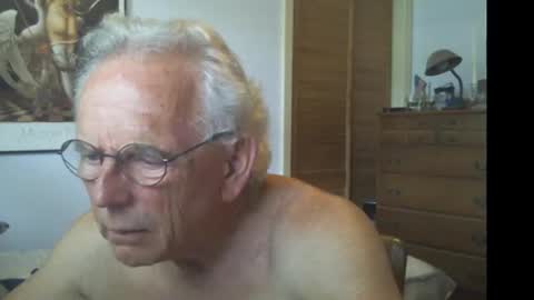 Snapshot of gulfcoast1952 chatting on June 29, 5:57 pm Roy online show from June 29, 5:57 pm