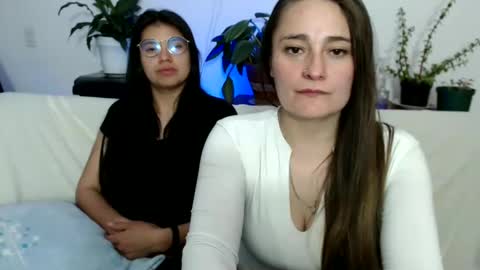 Vane blonde and Hazell black hair online show from February 11, 4:44 am