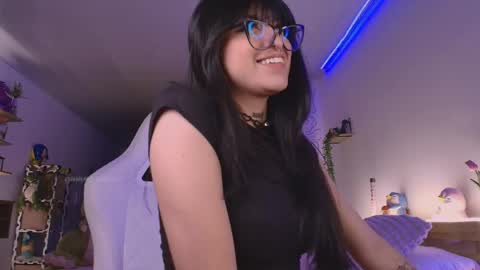 Snapshot of gummysaurus chatting on June 5, 6:52 am S online show from June 5, 6:52 am