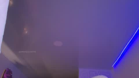 Snapshot of gummysaurus chatting on June 30, 1:06 am S online show from June 30, 1:06 am