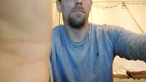 Snapshot of gunnarssonbenni33 chatting on March 7, 8:17 pm gunnarssonbenni33 online show from March 7, 8:17 pm