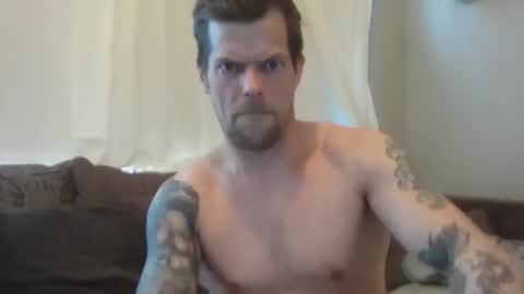 Snapshot of gunnarssonbenni33 chatting on April 23, 7:38 pm gunnarssonbenni33 online show from April 23, 7:38 pm